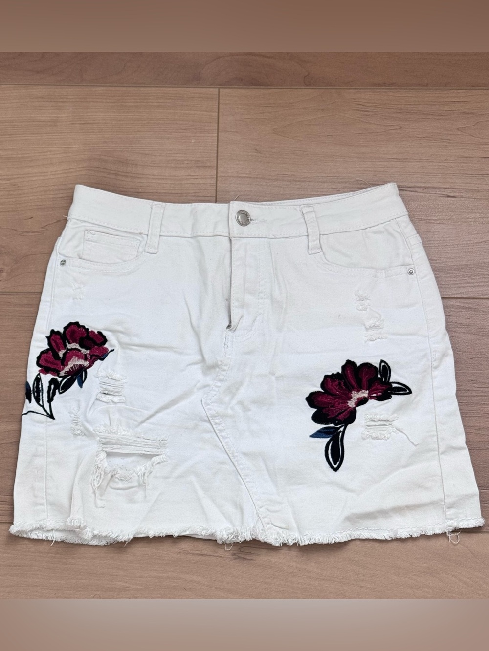 White Denim mini skirt with Burgundy Floral Appliqué embroidery Size Small